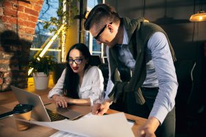 Asus ExpertBook L1 L1500 to laptop biznesowy przeznaczony dla profesjonalistów